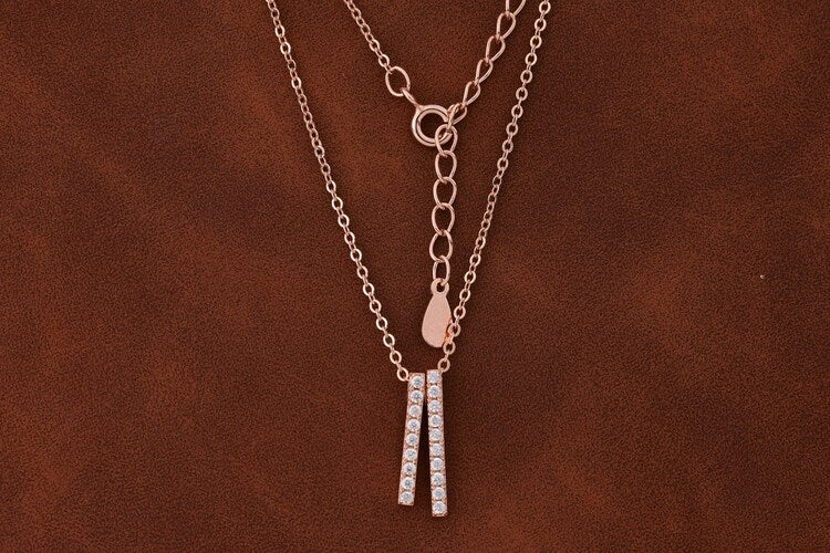 El acero inoxidable se puede mojar: qué pasa en ducha, playa y piscina