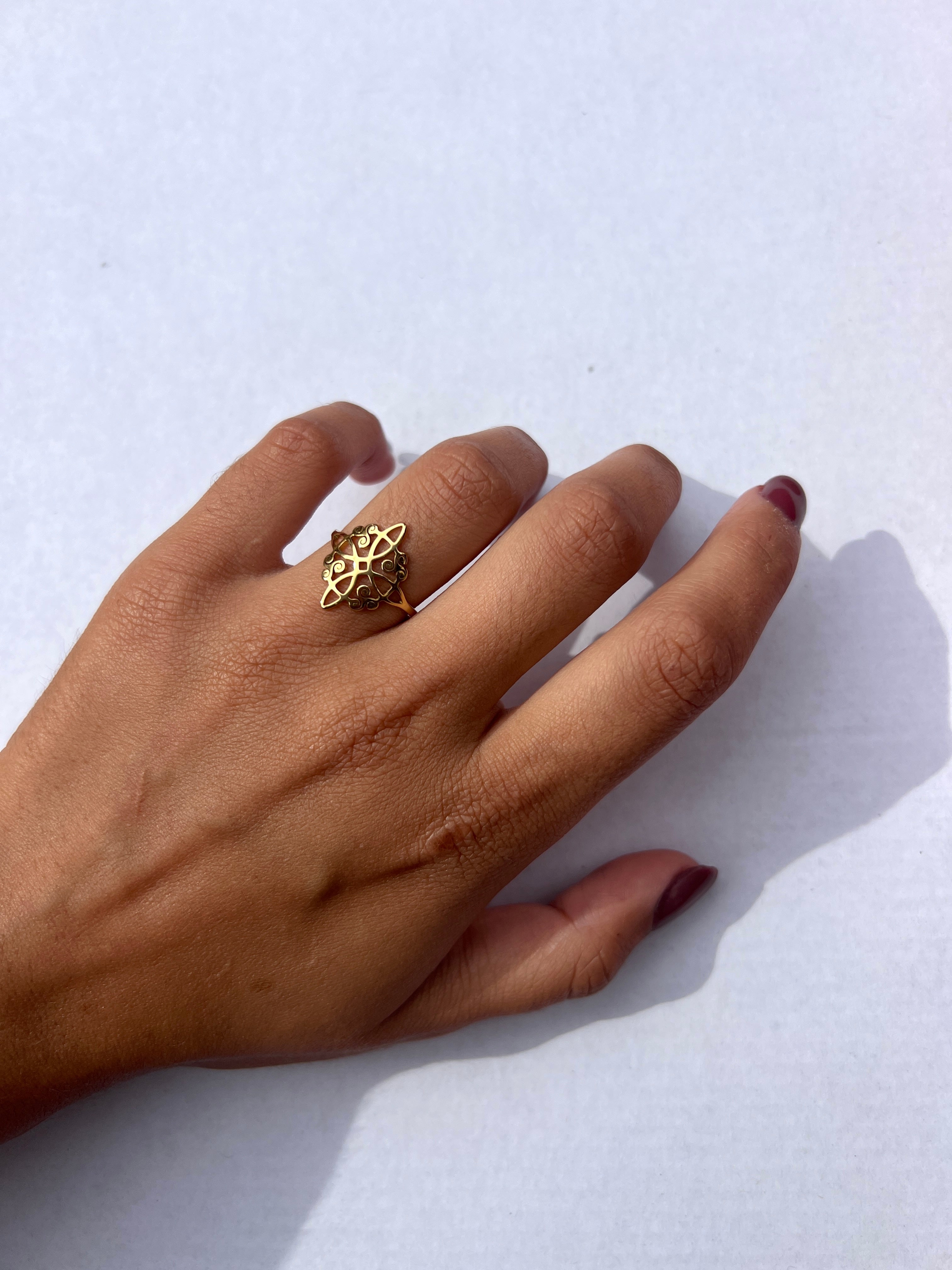 Anillo Nudo de Bruja