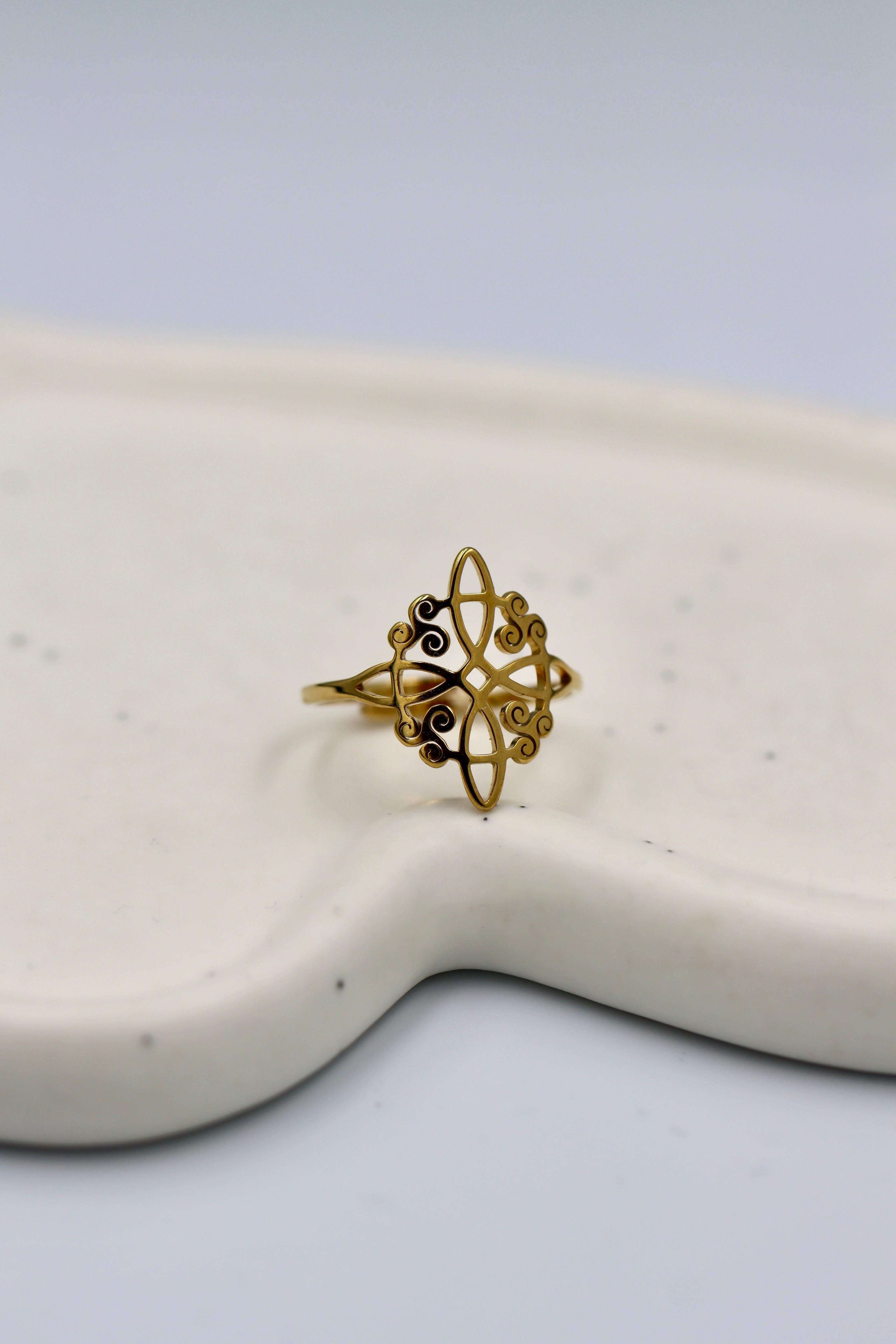 Anillo Nudo de Bruja