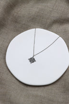 Collar Nudo de Bruja