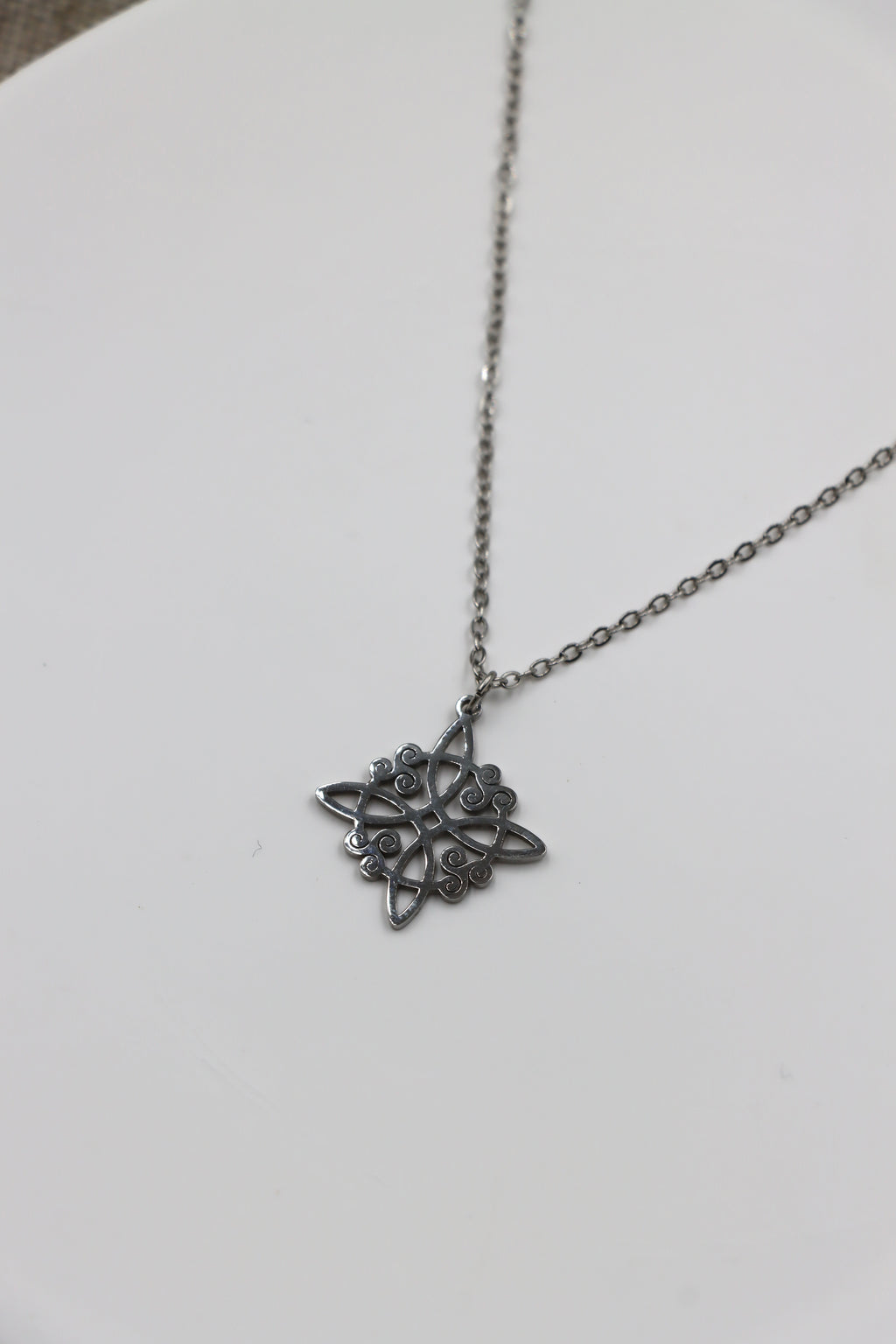 Collar Nudo de Bruja