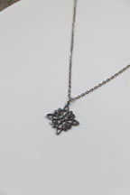 Collar Nudo de Bruja