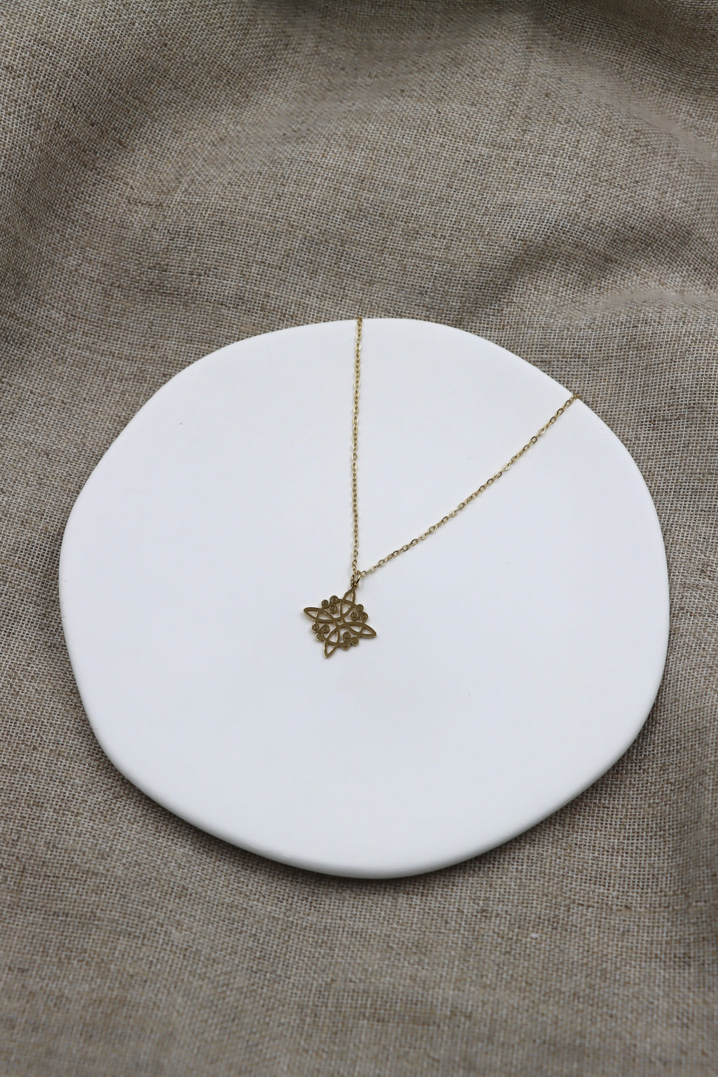 Collar Nudo de Bruja